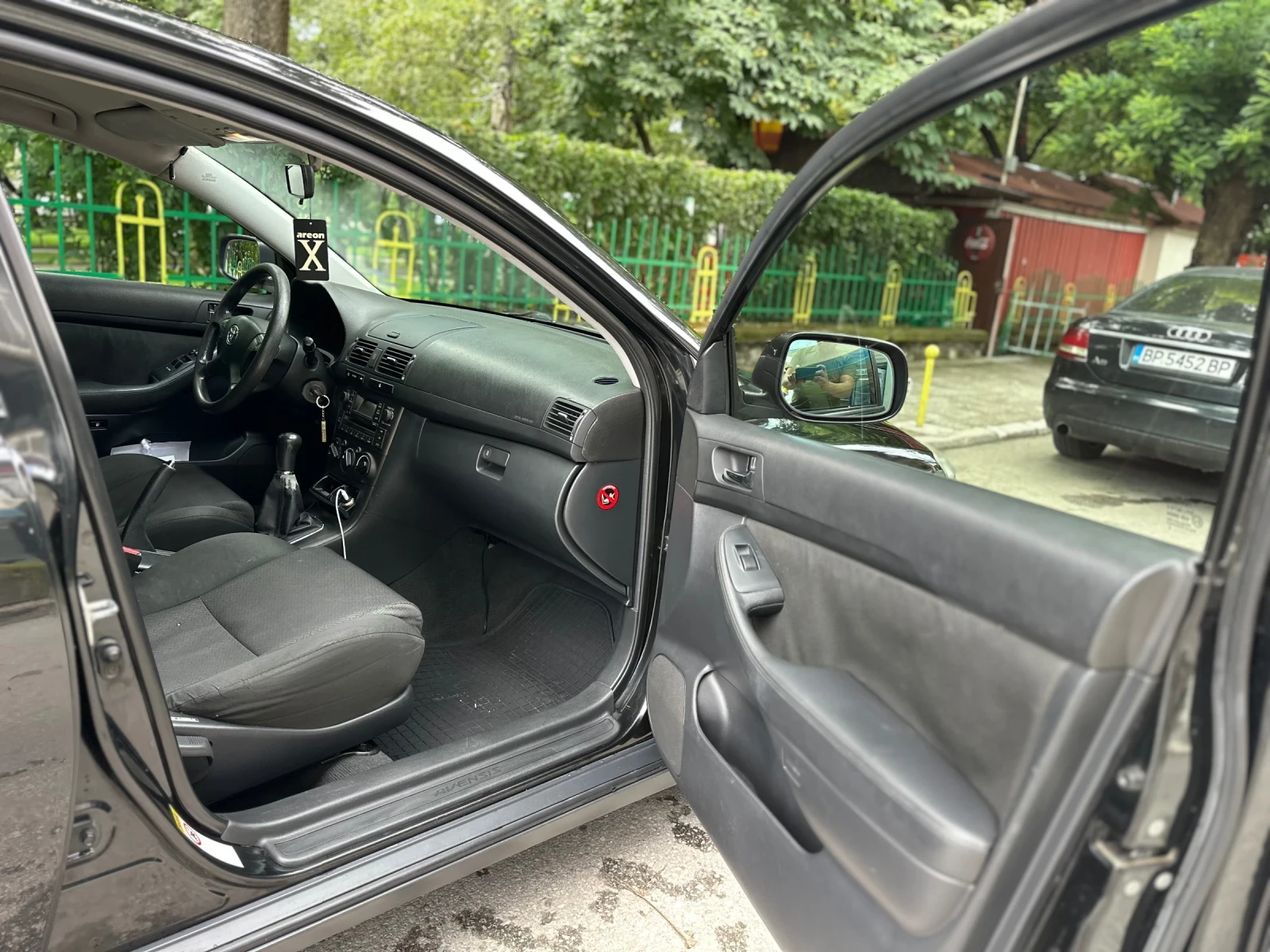 Toyota Avensis 1.6i , снимка 11 - Автомобили и джипове - 55217454