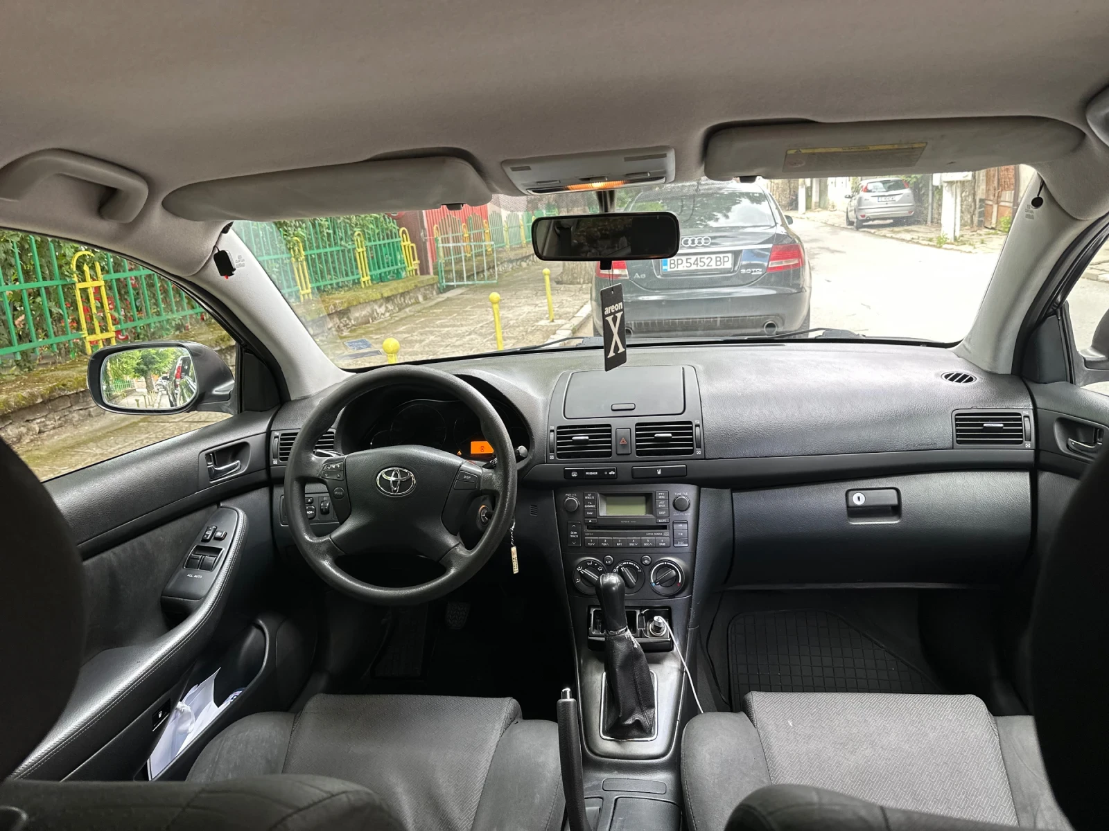 Toyota Avensis 1.6i , снимка 10 - Автомобили и джипове - 55217454