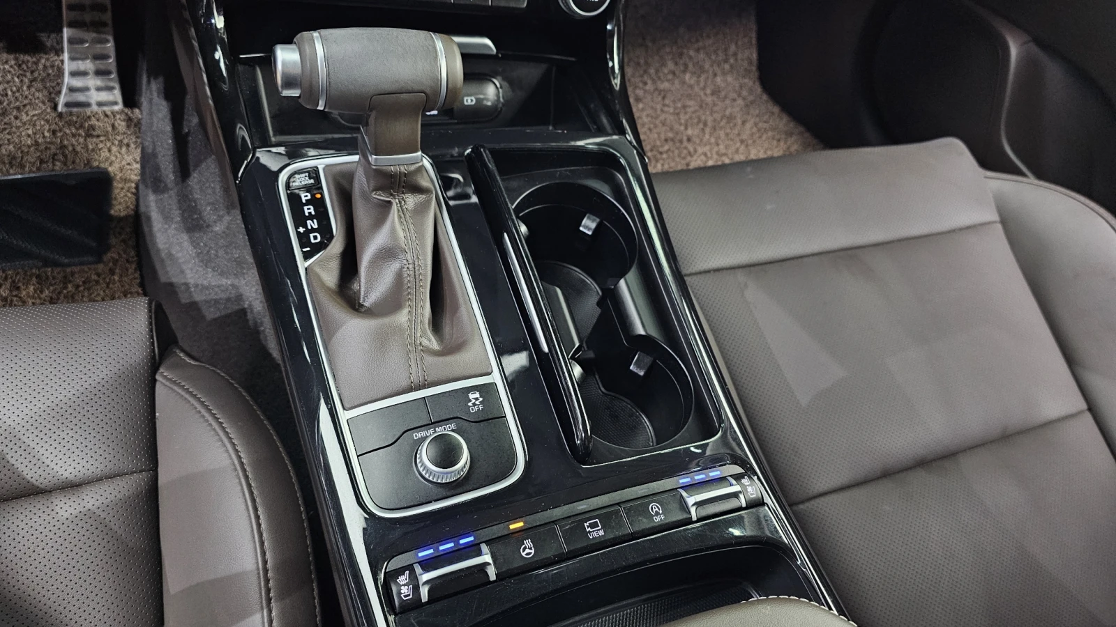 Kia Stinger 2.0* ПОДГРЕВ ВОЛАН* КРАЙНА ЦЕНА, снимка 9 - Автомобили и джипове - 55302166