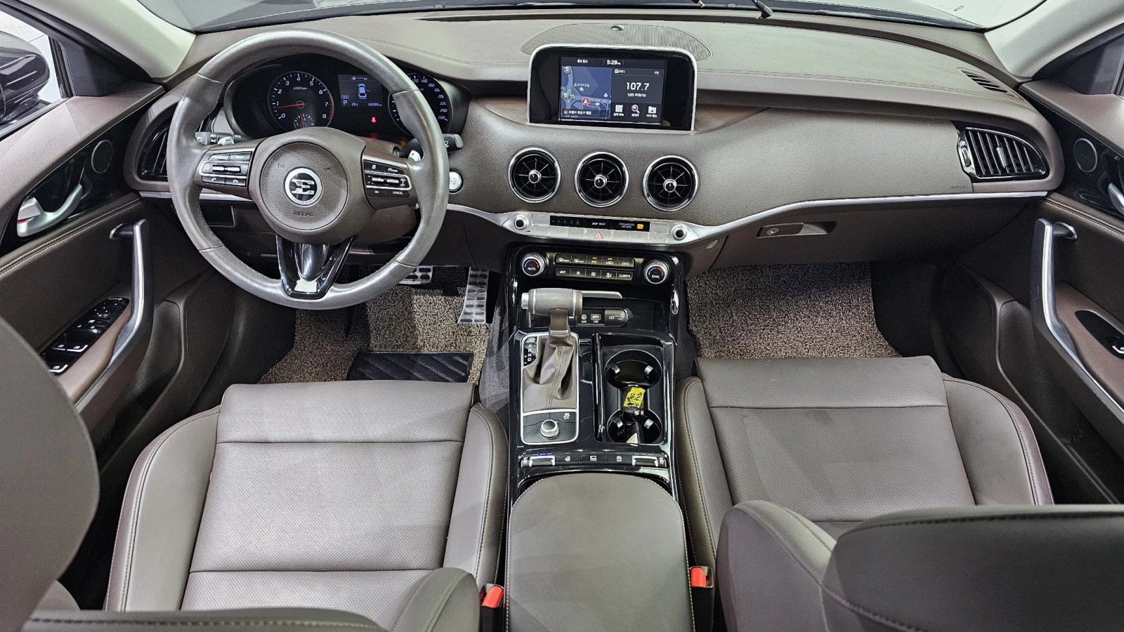 Kia Stinger 2.0* ПОДГРЕВ ВОЛАН* КРАЙНА ЦЕНА, снимка 7 - Автомобили и джипове - 55302166