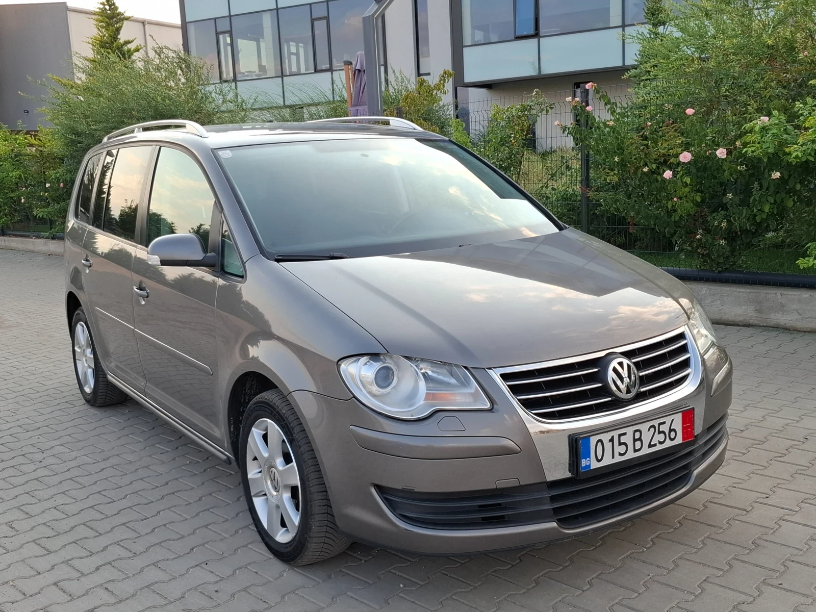 VW Touran 1.9TDI* (105кс)* FACELIFT* НОВ ВНОС* , снимка 10 - Автомобили и джипове - 55826595