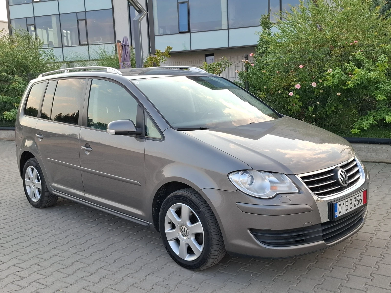 VW Touran 1.9TDI* (105кс)* FACELIFT* НОВ ВНОС* , снимка 12 - Автомобили и джипове - 55826595