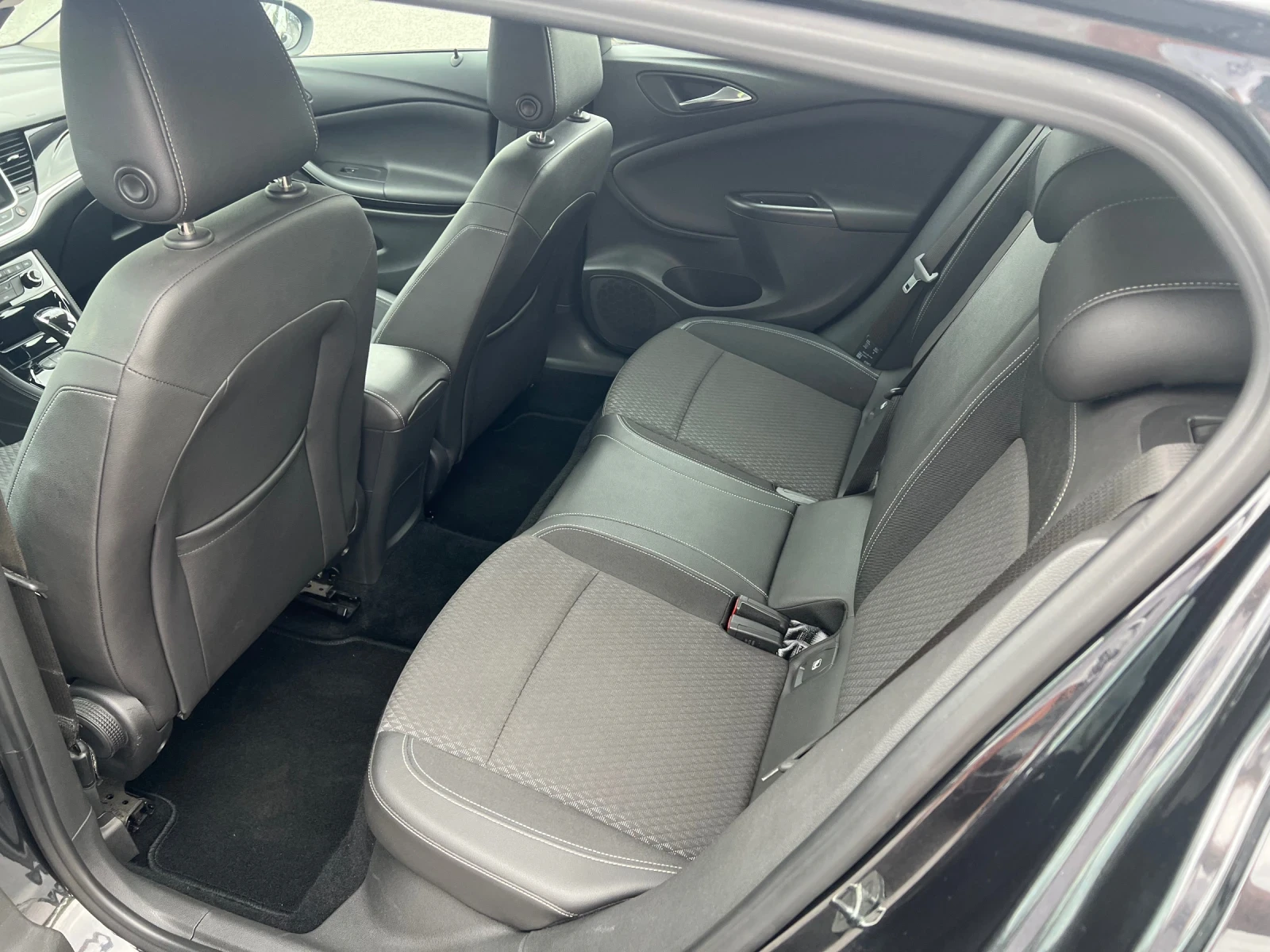 Opel Astra 1.6CDTI 168km! , снимка 10 - Автомобили и джипове - 56086043