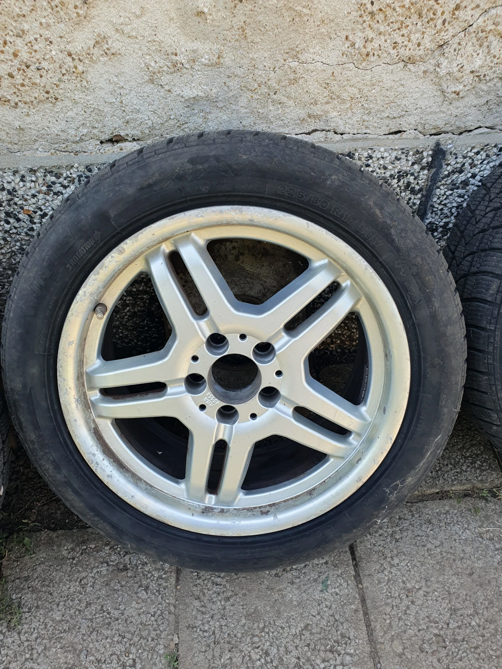 Mercedes-Benz E 200, снимка 11 - Автомобили и джипове - 56107419