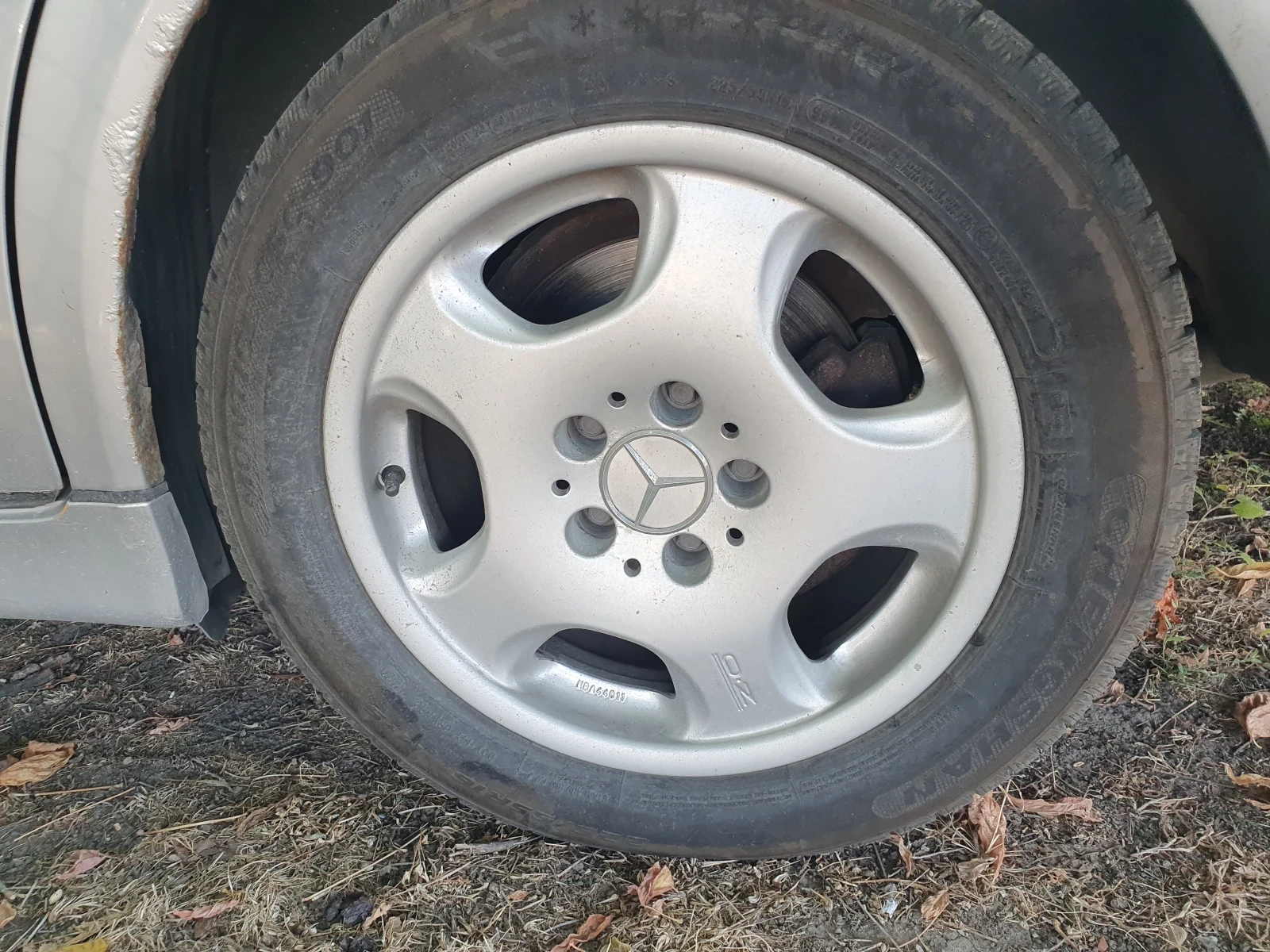 Mercedes-Benz E 200, снимка 6 - Автомобили и джипове - 56107419
