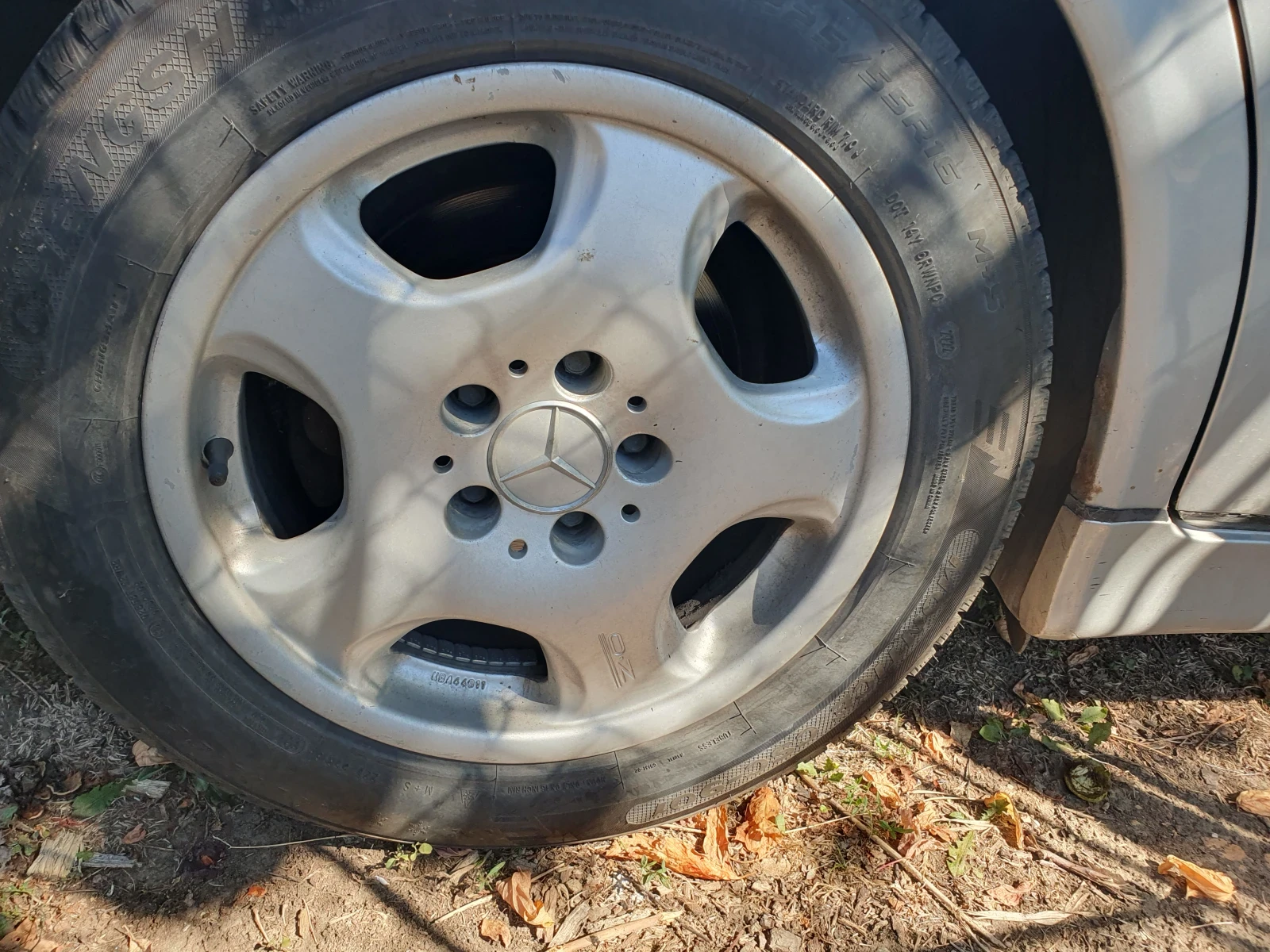 Mercedes-Benz E 200, снимка 9 - Автомобили и джипове - 56107419