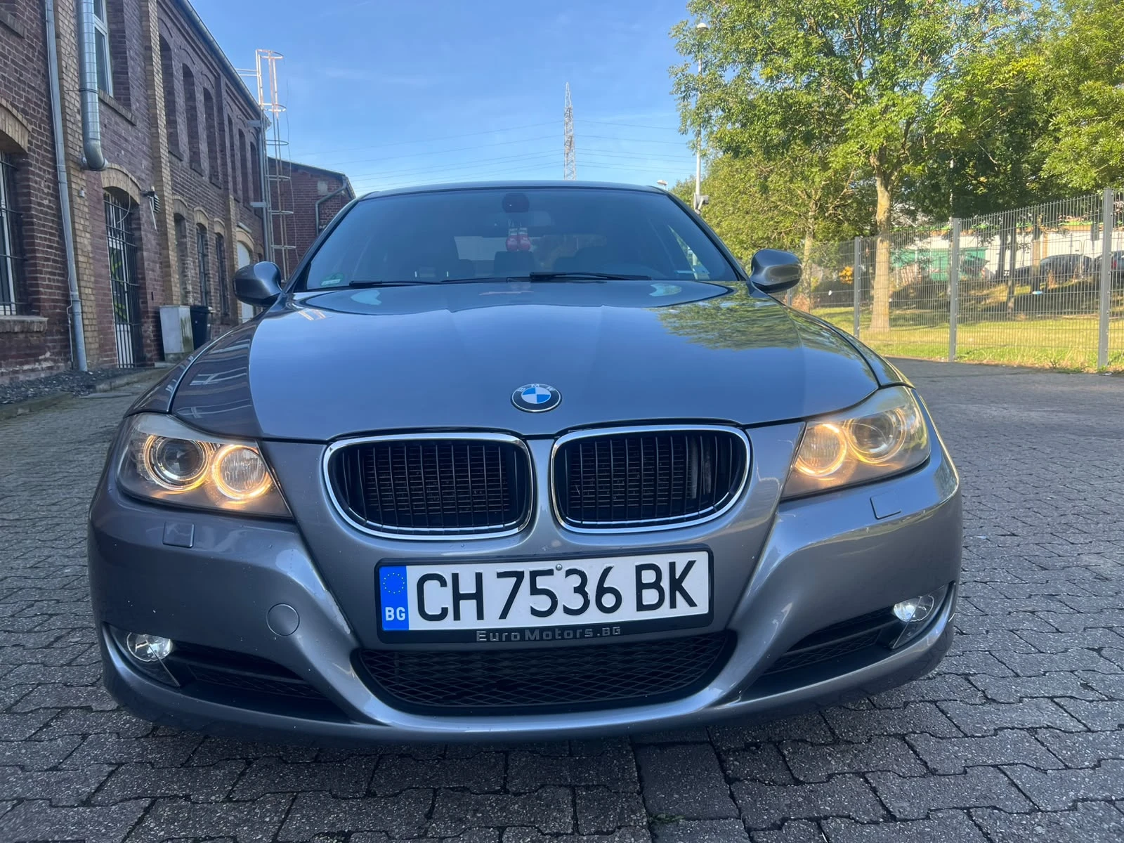 BMW 320
