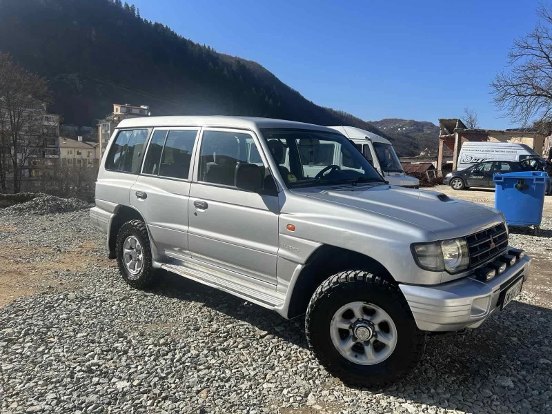 Mitsubishi Pajero, снимка 2 - Автомобили и джипове - 49453704