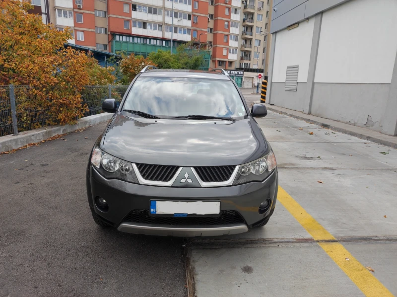 Mitsubishi Outlander, снимка 4 - Автомобили и джипове - 52456071
