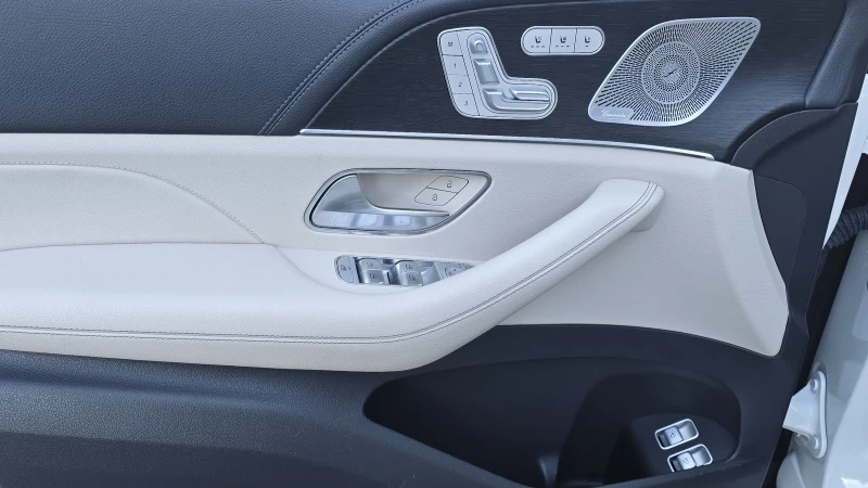 Mercedes-Benz GLS 400, снимка 10 - Автомобили и джипове - 52790424
