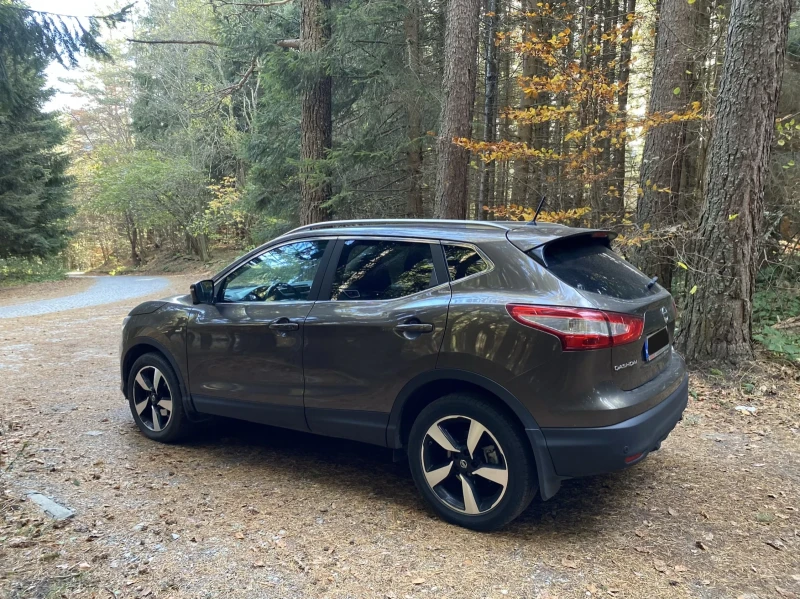 Nissan Qashqai, снимка 8 - Автомобили и джипове - 52864855