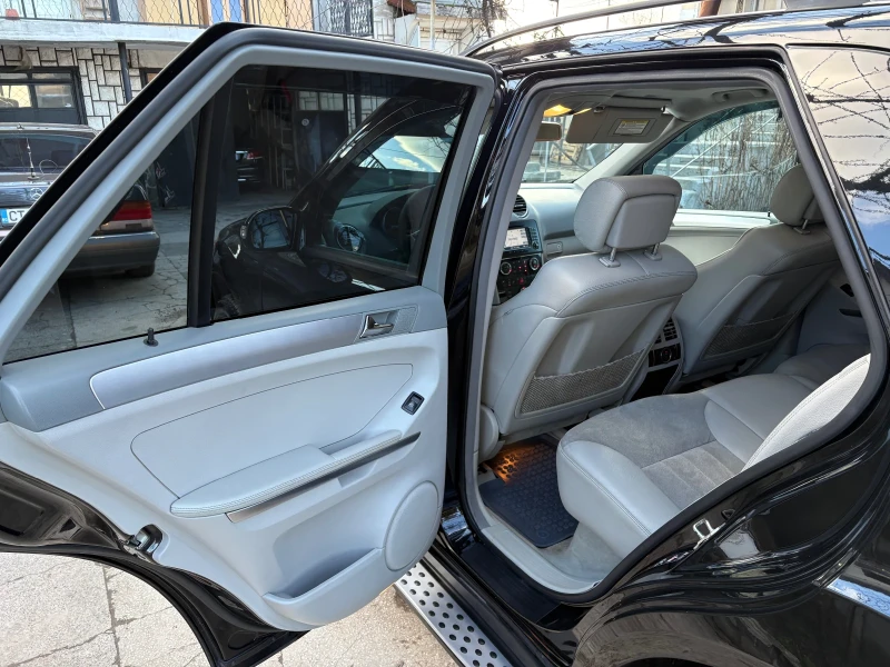 Mercedes-Benz ML 320 3.2 CDI 4-MATIC , снимка 9 - Автомобили и джипове - 53445273
