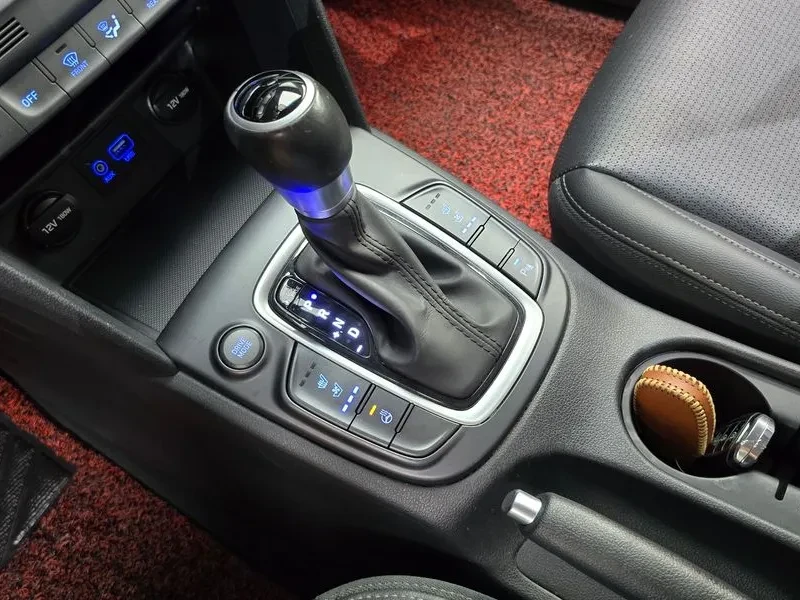 Hyundai Kona 1.6 Turbo 2Wd Modern Pop, снимка 9 - Автомобили и джипове - 55986282