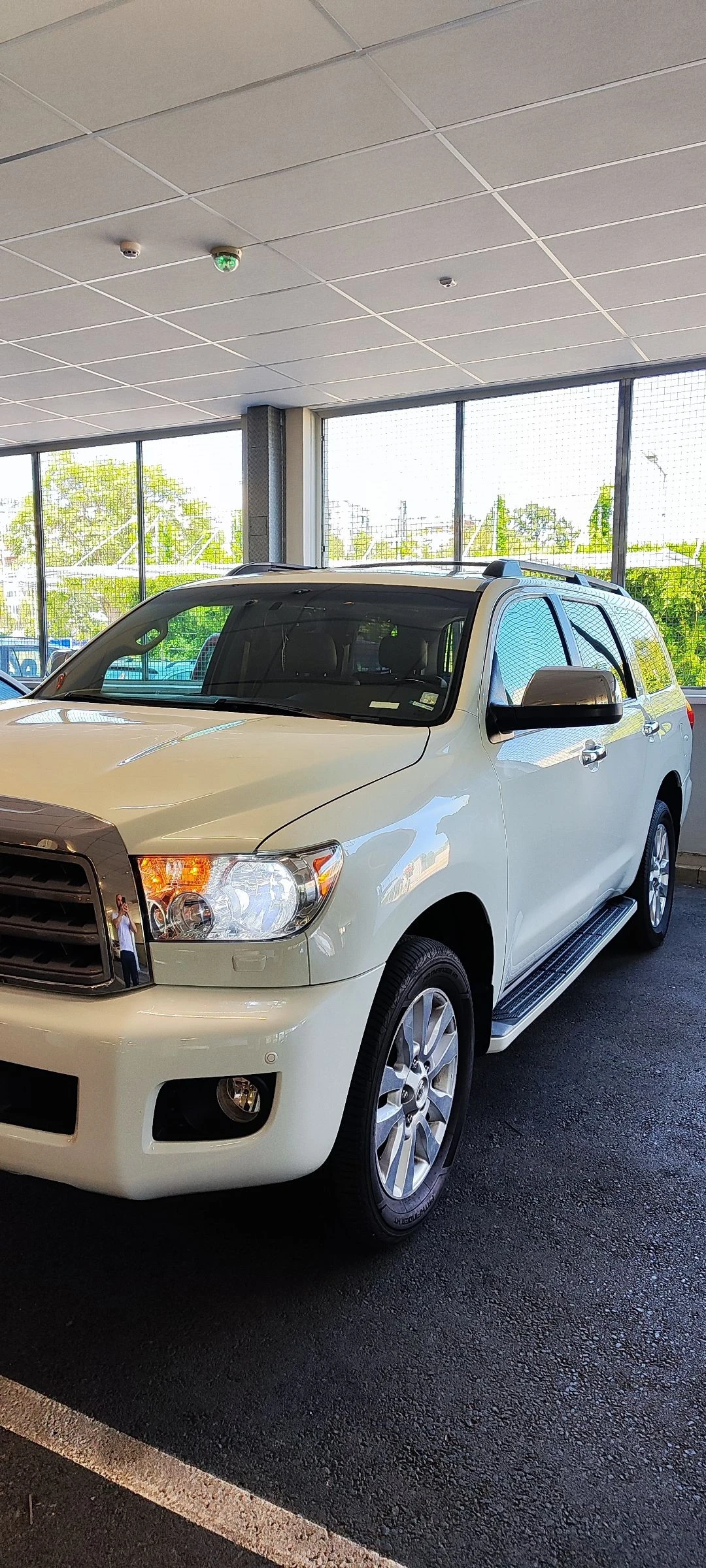 Toyota Sequoia 5.7 Platinum - изображение 2