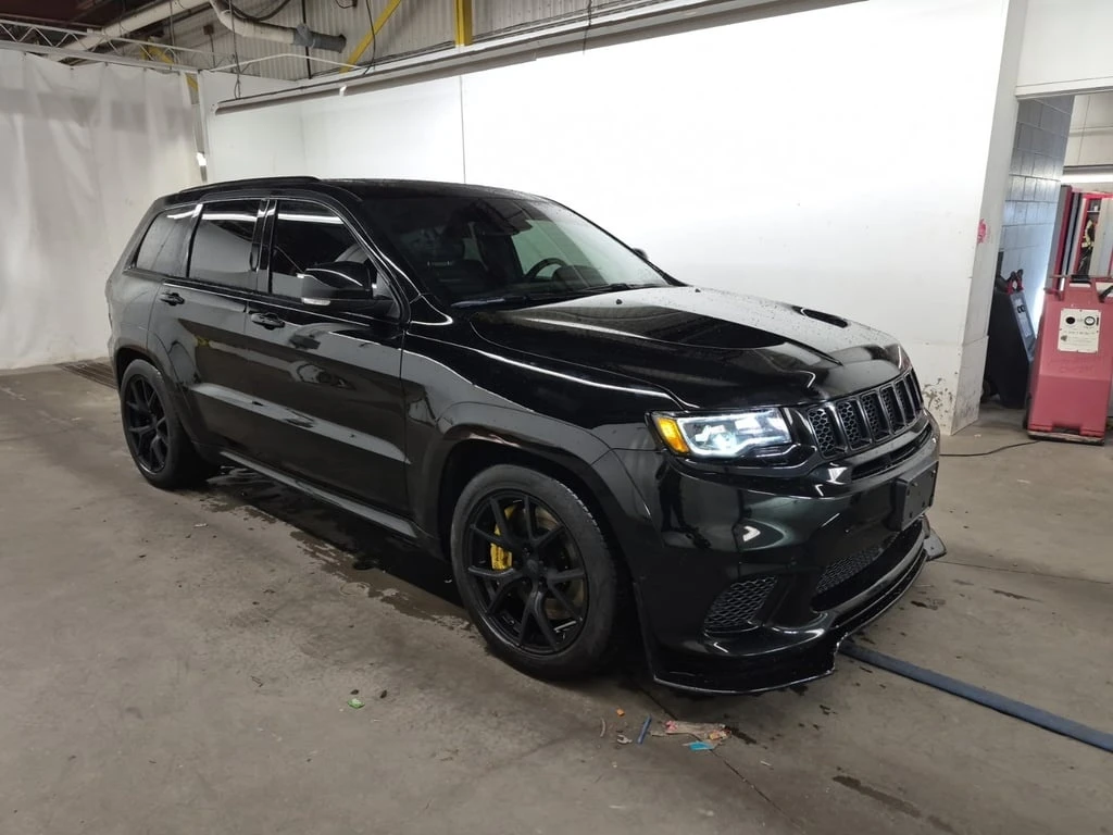 Jeep Grand cherokee * TRACKHAWK * CARFAX * ЦЕНА ДО БЪЛГАРИЯ - изображение 2