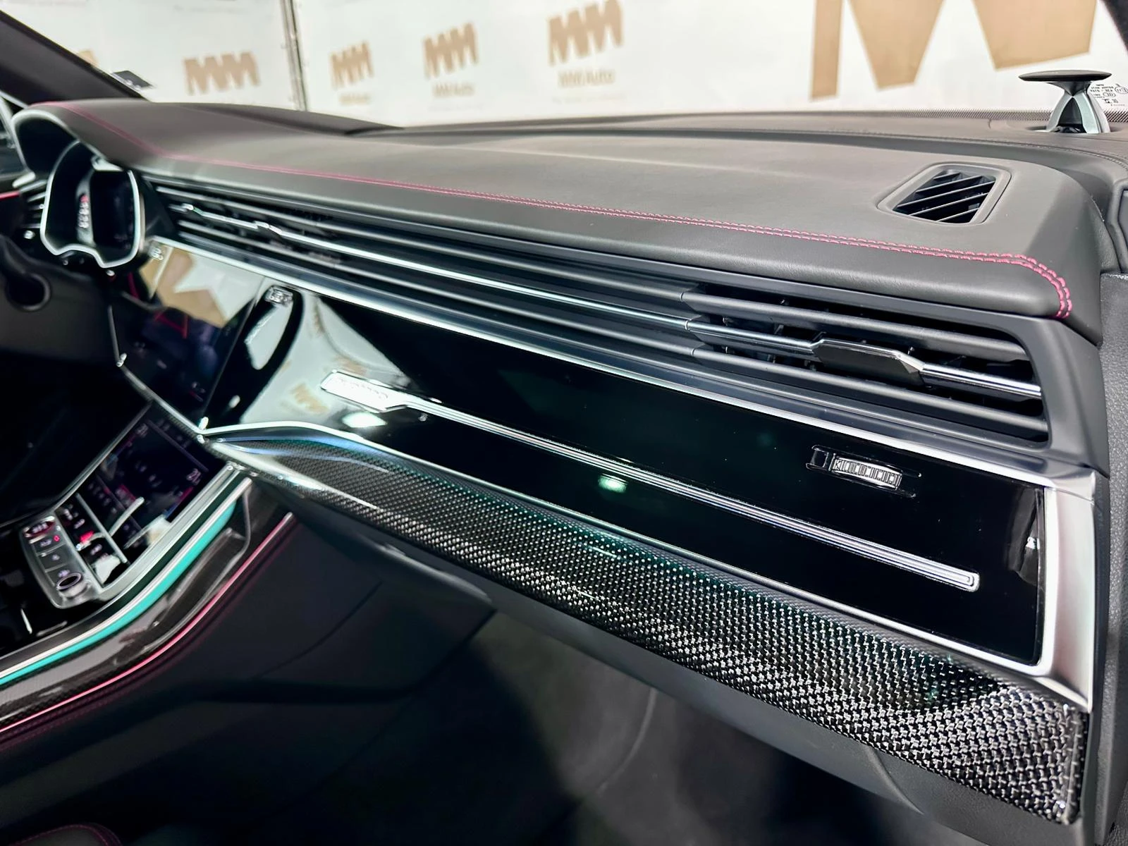 Audi SQ8 TFSi Quattro* 3D B&O* HuD* Carbon* Full* Гаранция, снимка 11 - Автомобили и джипове - 54028567