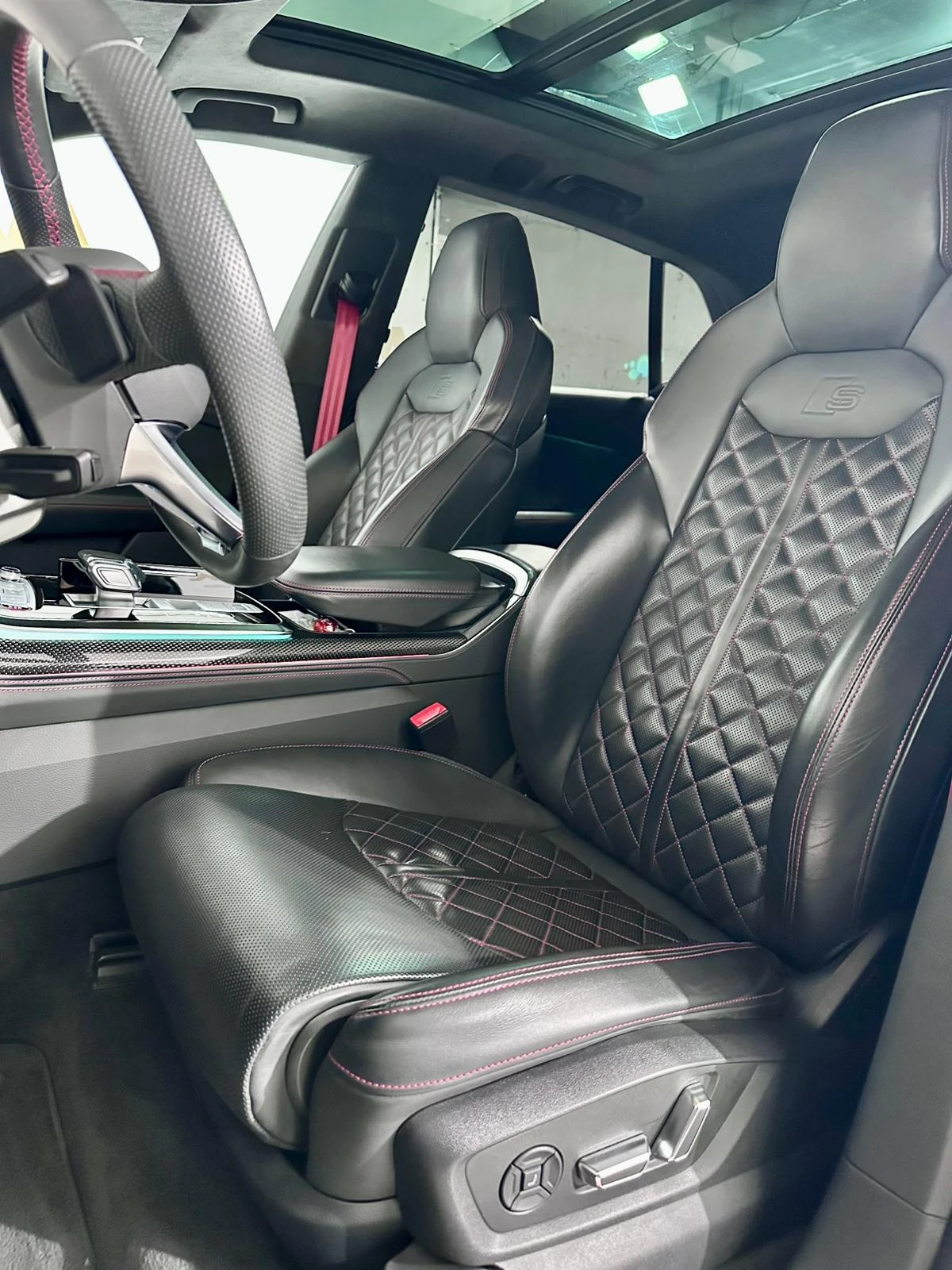 Audi SQ8 TFSi Quattro* 3D B&O* HuD* Carbon* Full* Гаранция, снимка 8 - Автомобили и джипове - 54028567