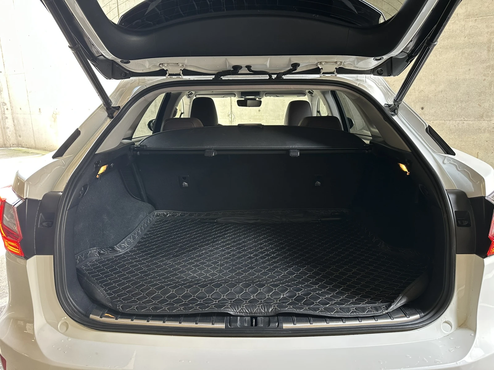 Lexus RX 450h Executive Line - 3+ 1 N1, снимка 11 - Автомобили и джипове - 54607128