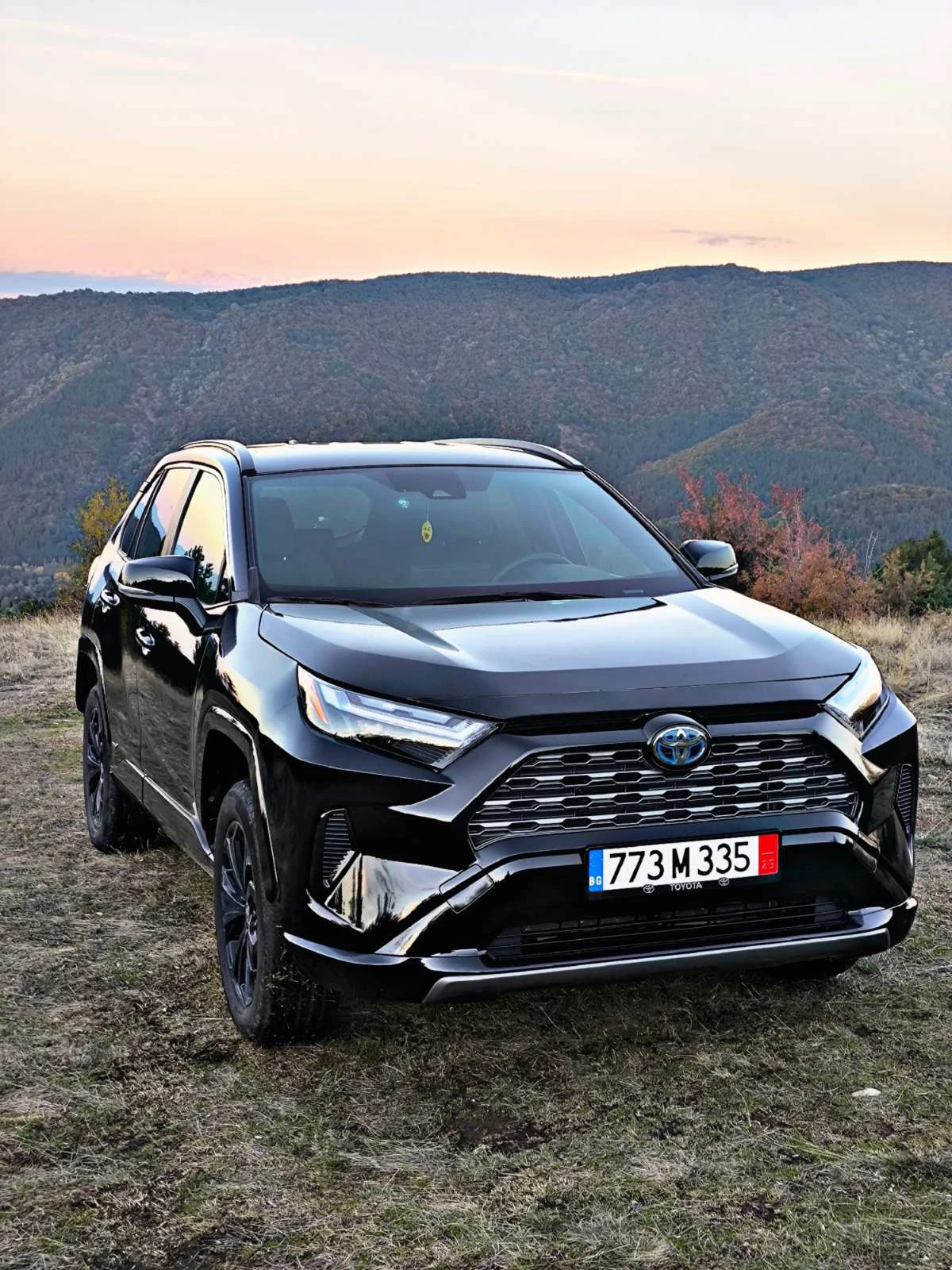 Toyota Rav4 HYBRID * SE * USA