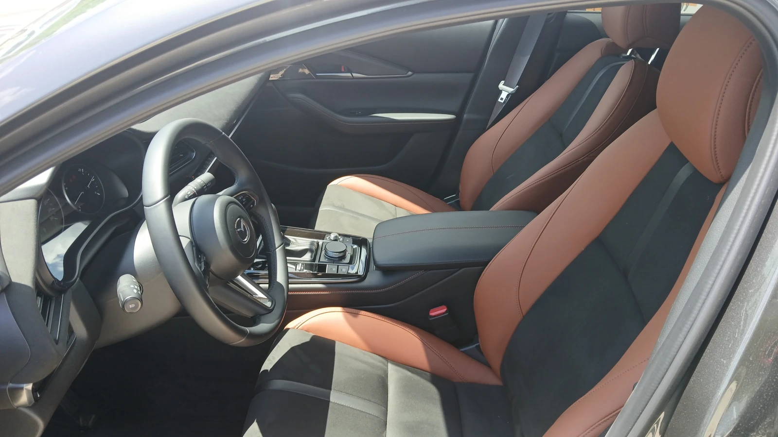 Mazda CX-30, снимка 9 - Автомобили и джипове - 55231993