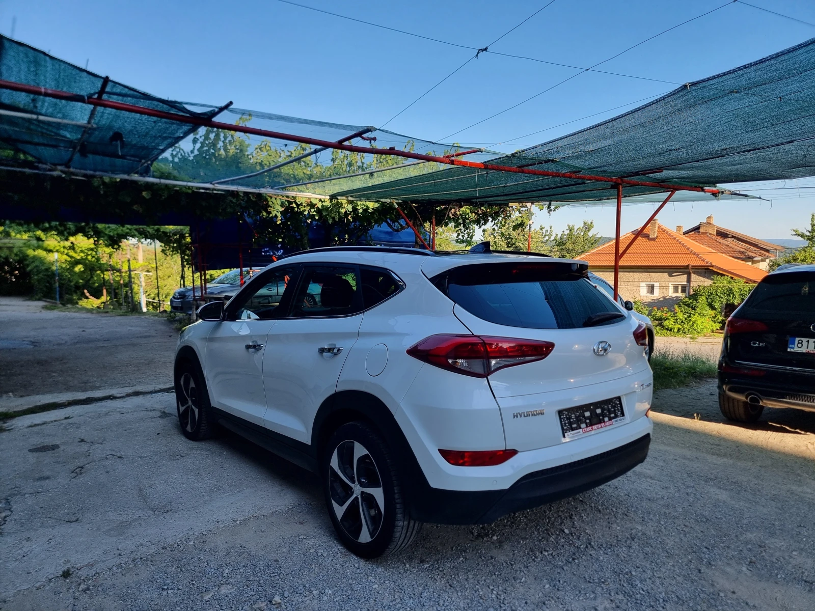 Hyundai Tucson 1.7CRDI* AVTOMAT * KAMERA* NAVI* , снимка 7 - Автомобили и джипове - 55709572