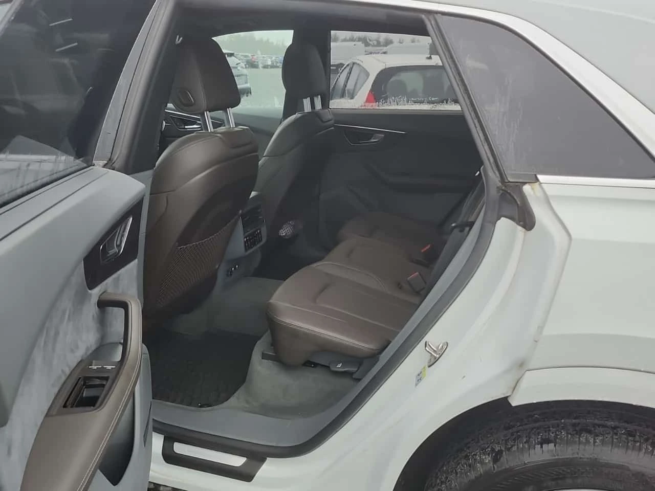 Audi Q8 * 55 TFSI * S-Line * Без инциденти * CARFAX * , снимка 9 - Автомобили и джипове - 56206410