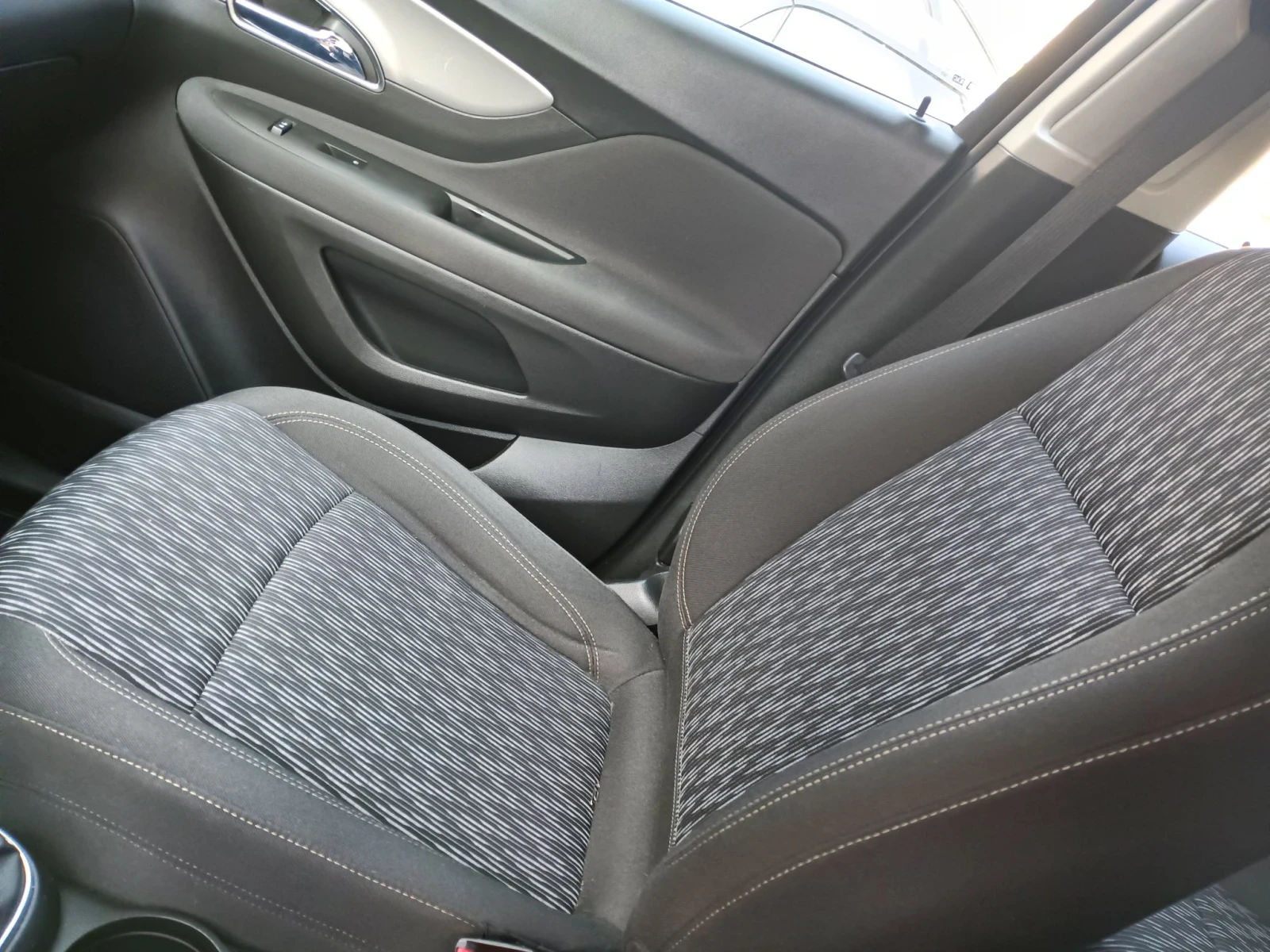 Opel Mokka, снимка 4 - Автомобили и джипове - 56462461