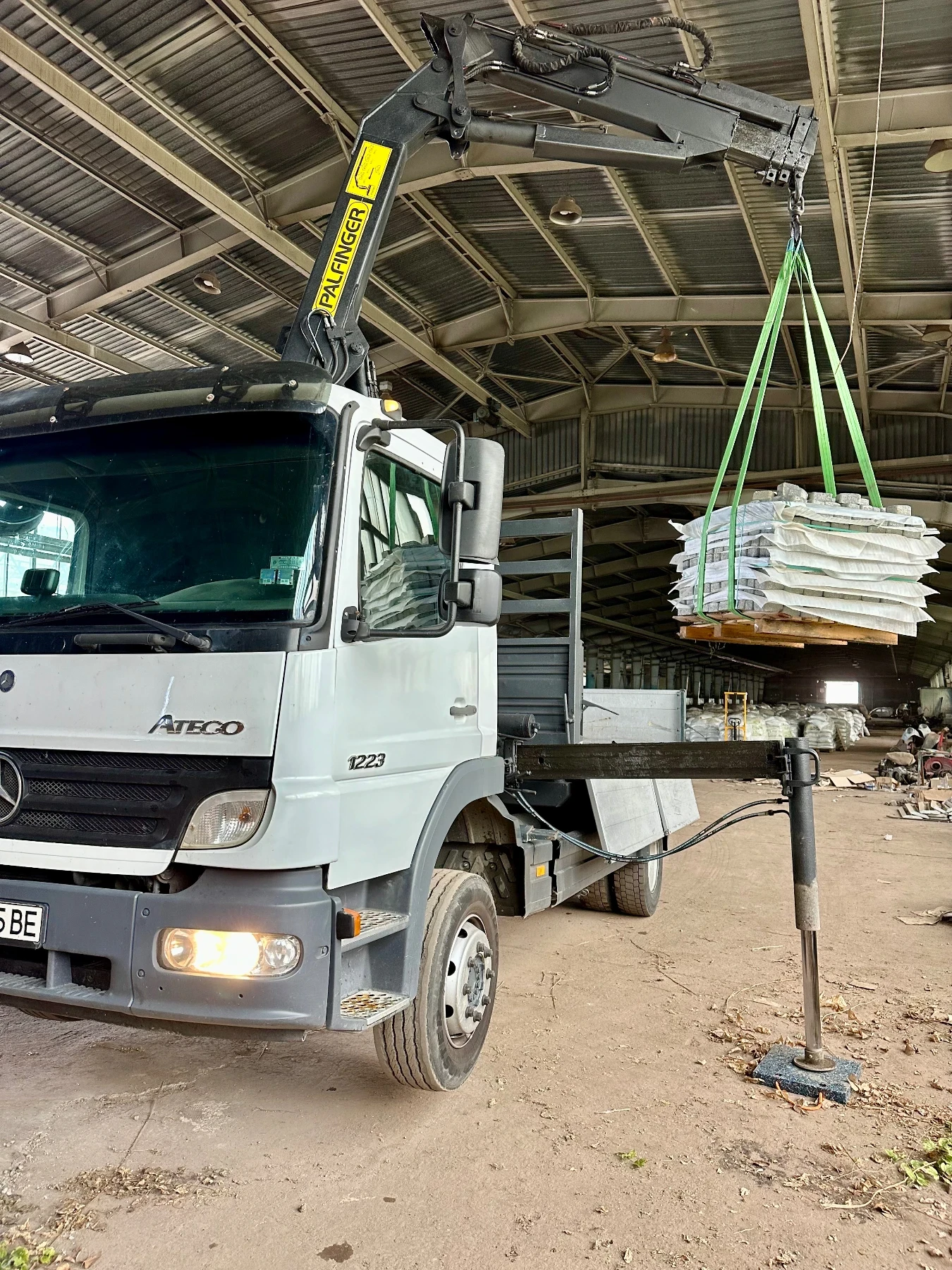 Mercedes-Benz Atego  - изображение 8