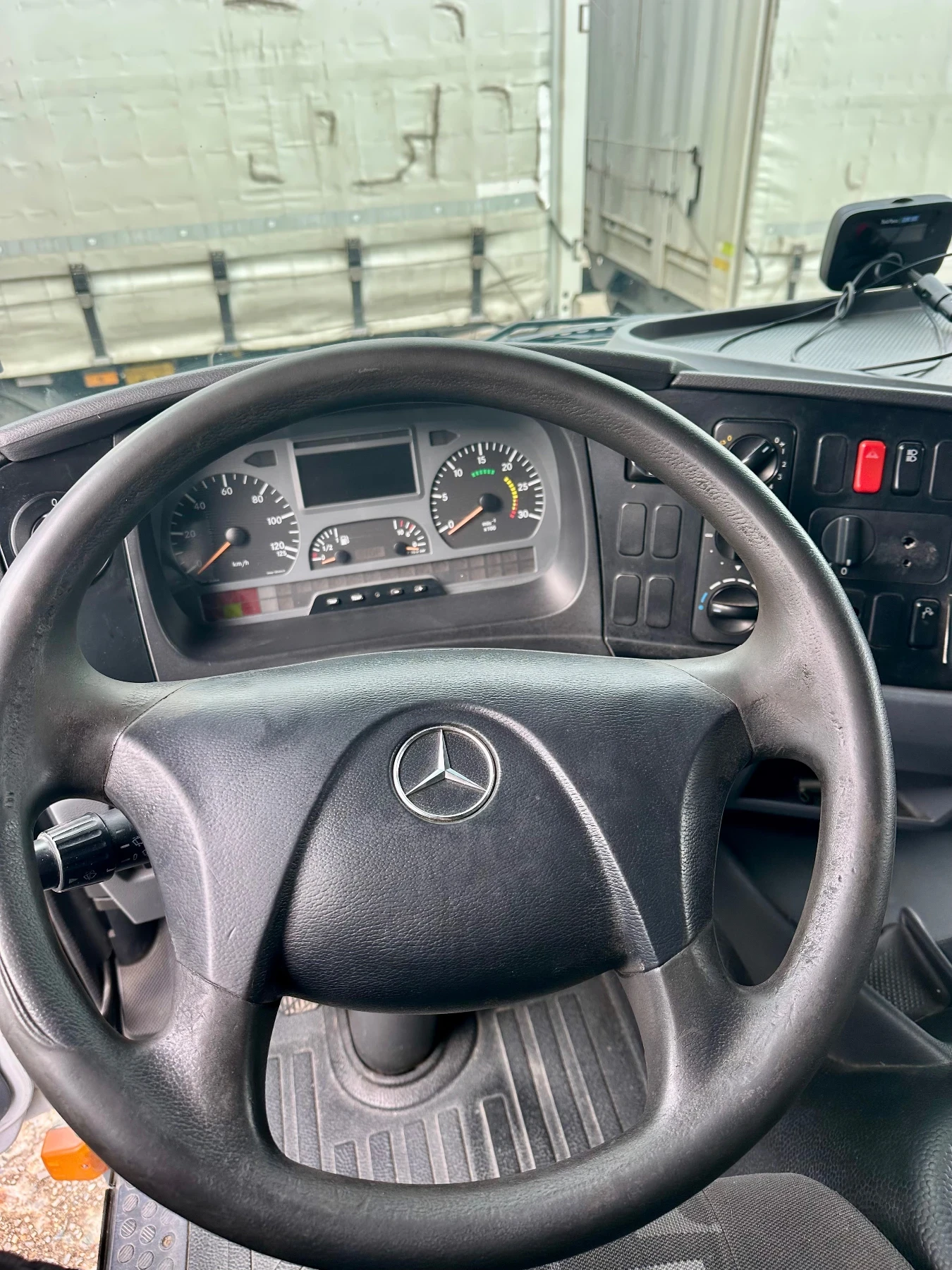 Mercedes-Benz Atego  - изображение 9