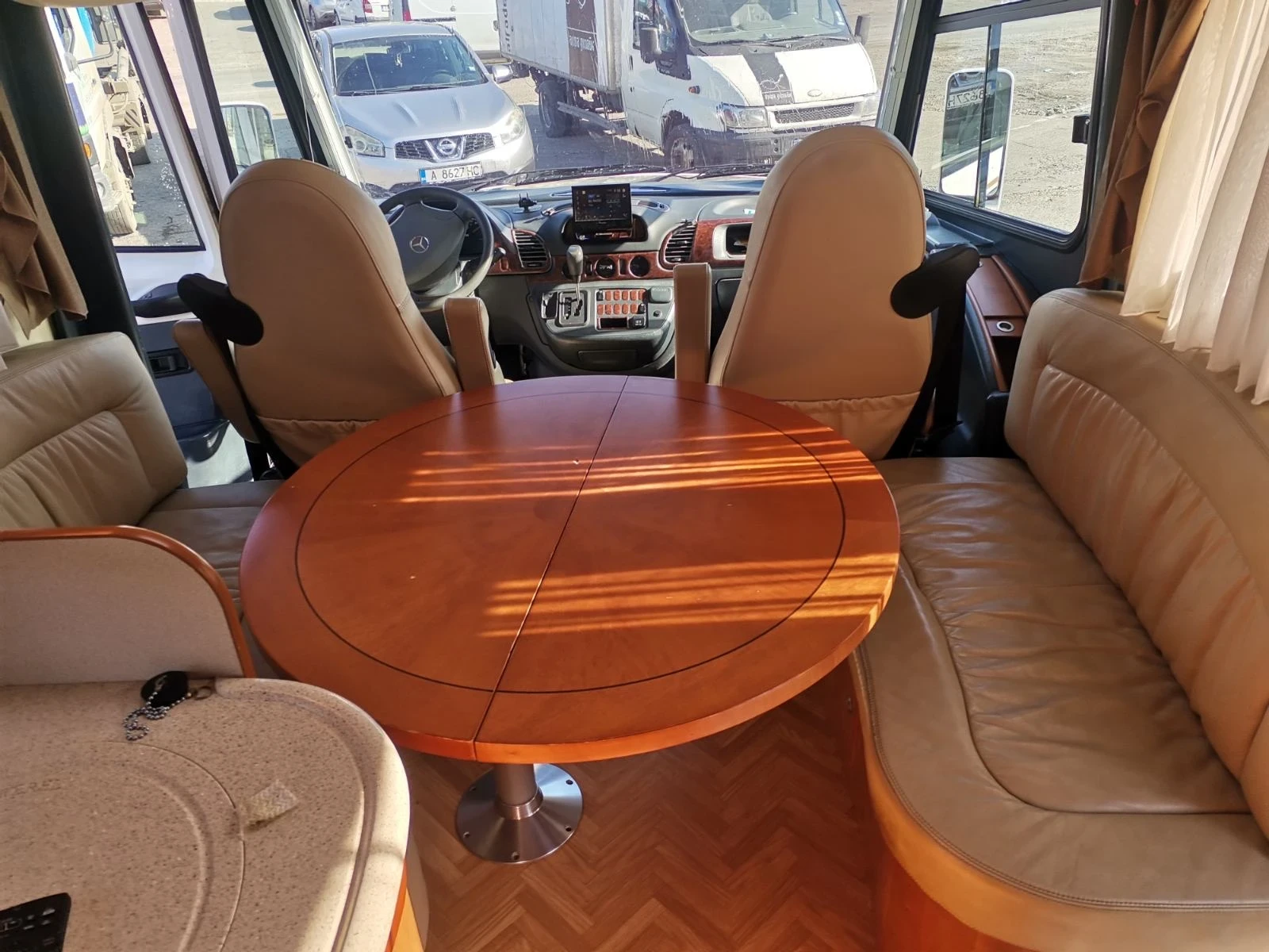 Кемпер HYMER / ERIBA Esterel 37 - изображение 2