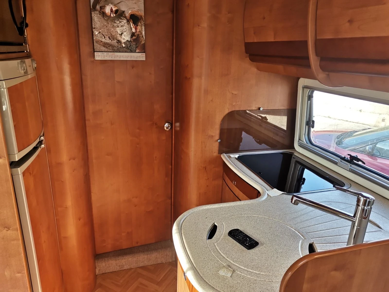 Кемпер HYMER / ERIBA Esterel 37 - изображение 8