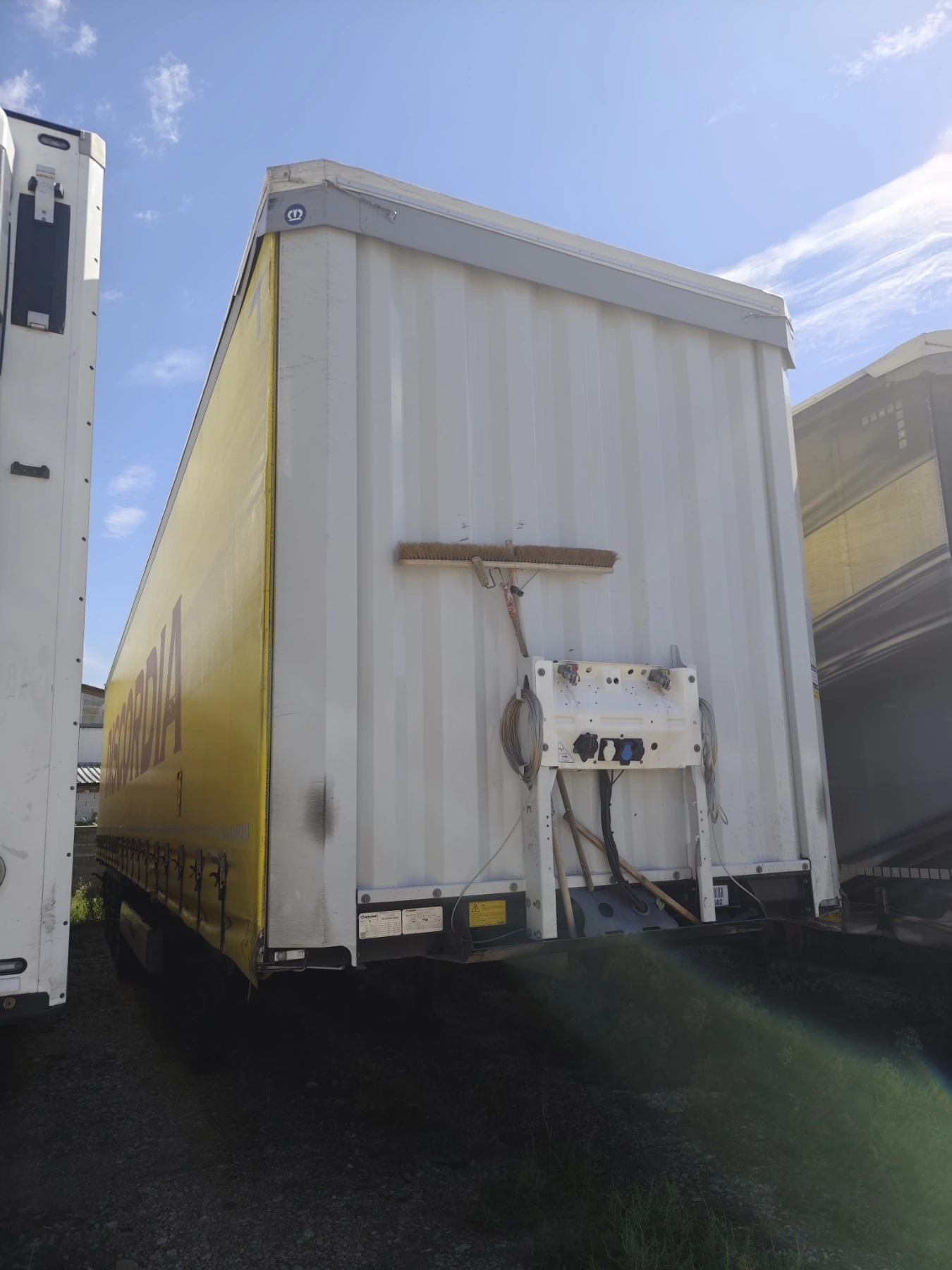 Полуремарке Krone Profi Liner SD, снимка 5 - Ремаркета - 56258213