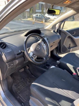 Toyota Yaris 1.3 VVT-I Automatic , снимка 10