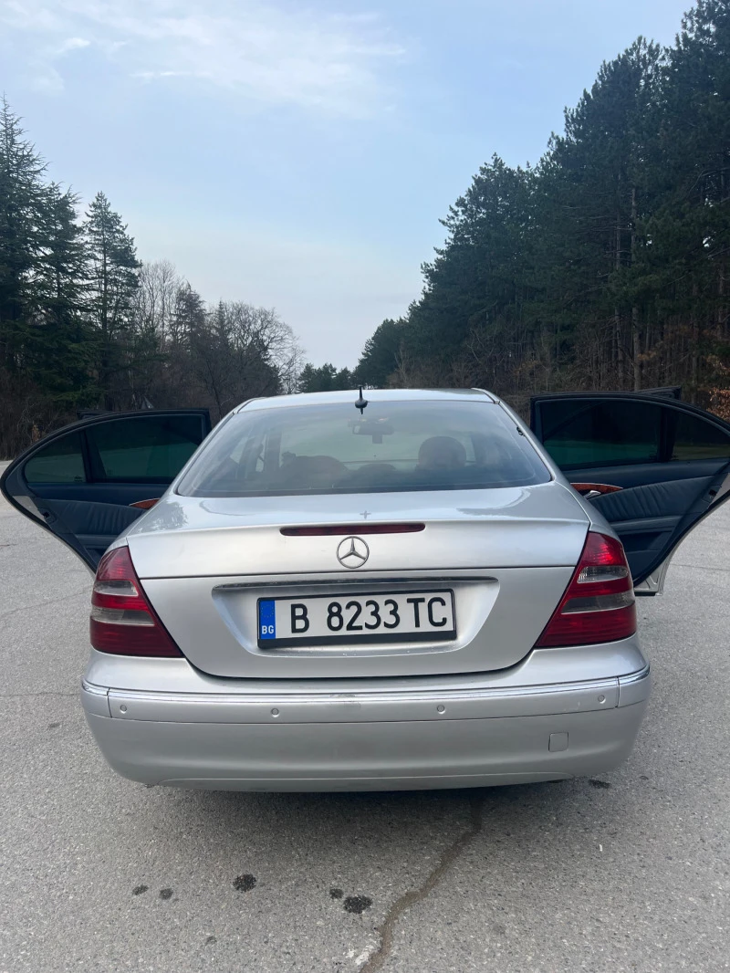 Mercedes-Benz E 270, снимка 9 - Автомобили и джипове - 46974565