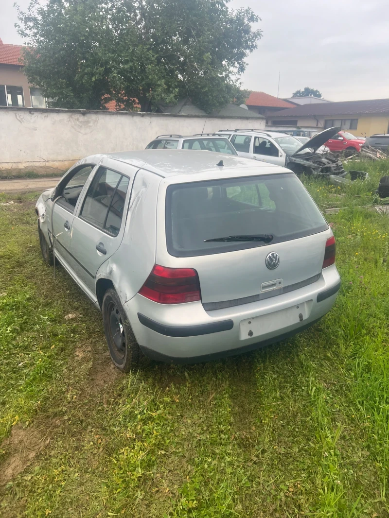 VW Golf, снимка 2 - Автомобили и джипове - 49484449