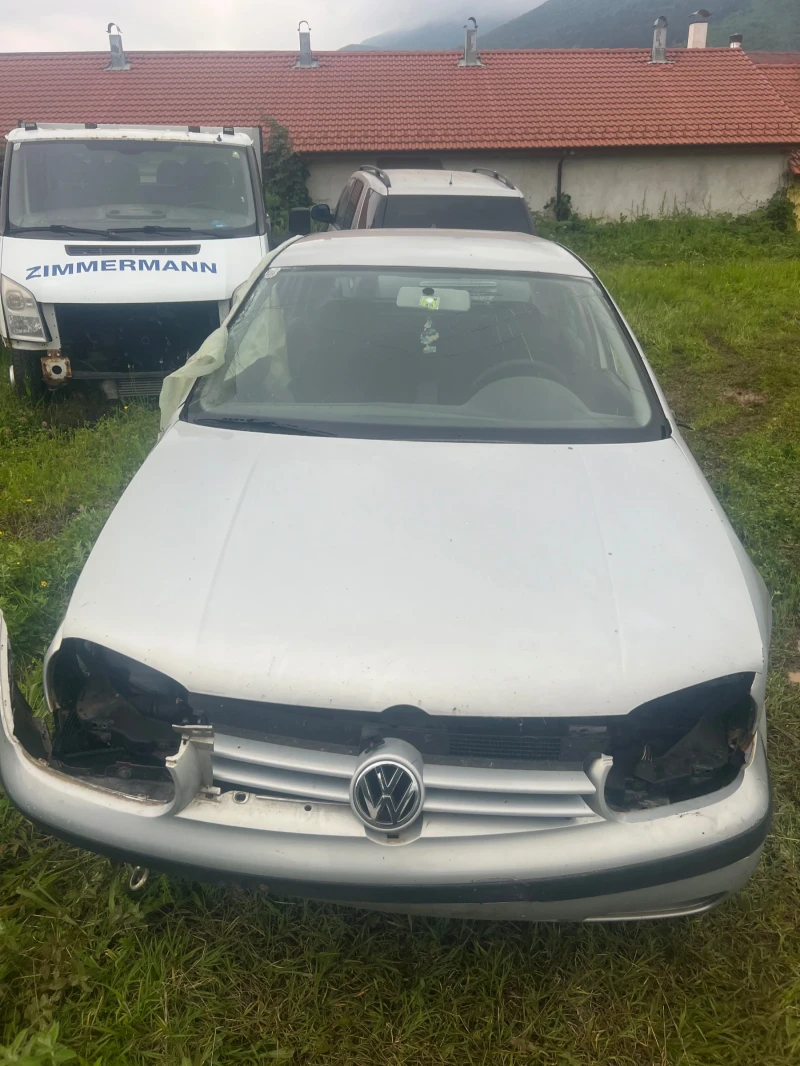 VW Golf, снимка 1 - Автомобили и джипове - 47423961