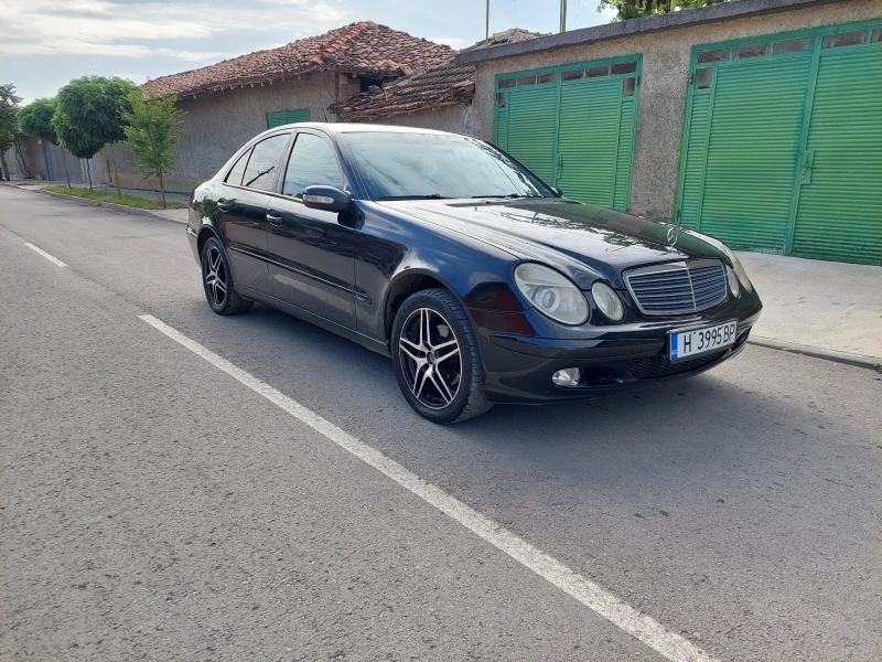 Mercedes-Benz E 200, снимка 3 - Автомобили и джипове - 47392626