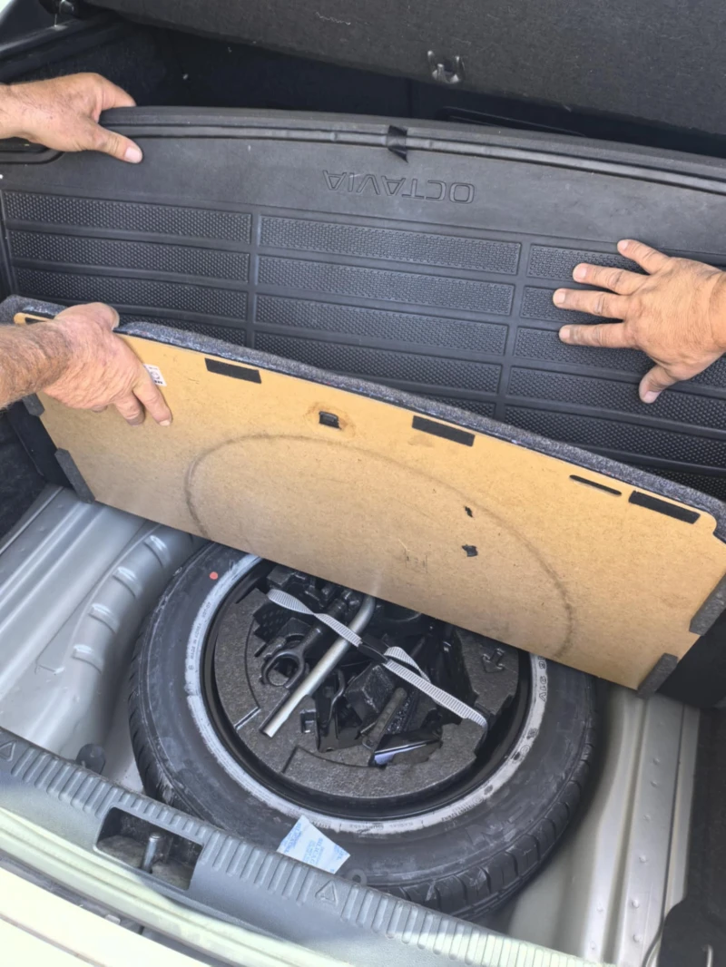 Skoda Octavia 2.0 tdi 4x4, снимка 10 - Автомобили и джипове - 51168490