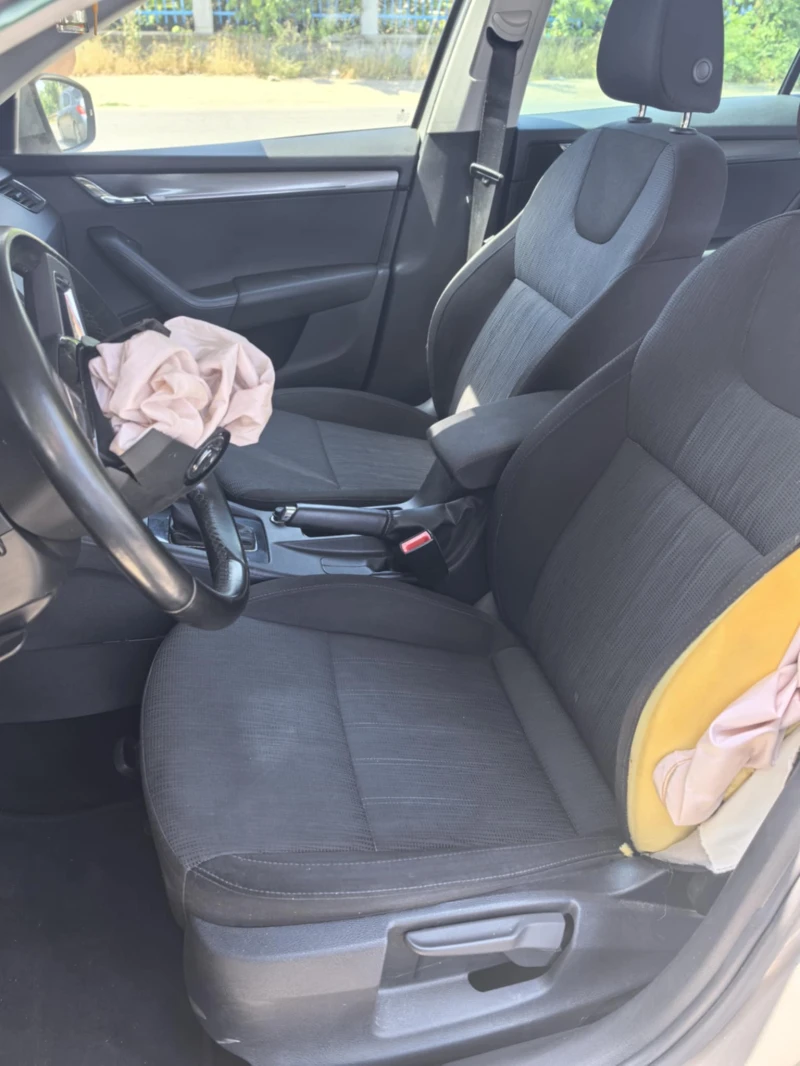 Skoda Octavia 2.0 tdi 4x4, снимка 11 - Автомобили и джипове - 51168490