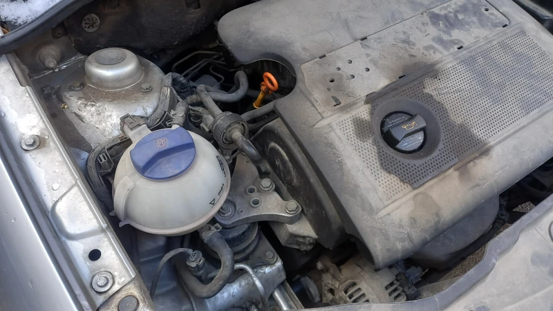 VW Polo 1.4, снимка 11 - Автомобили и джипове - 52639538