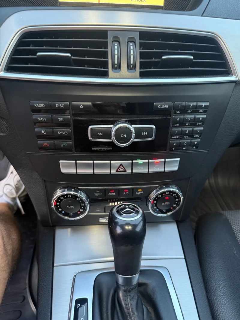 Mercedes-Benz C 220, снимка 16 - Автомобили и джипове - 52928674