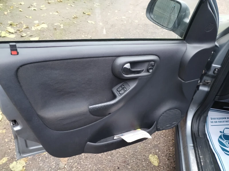 Opel Corsa 1.3 JTD, снимка 9 - Автомобили и джипове - 53413649