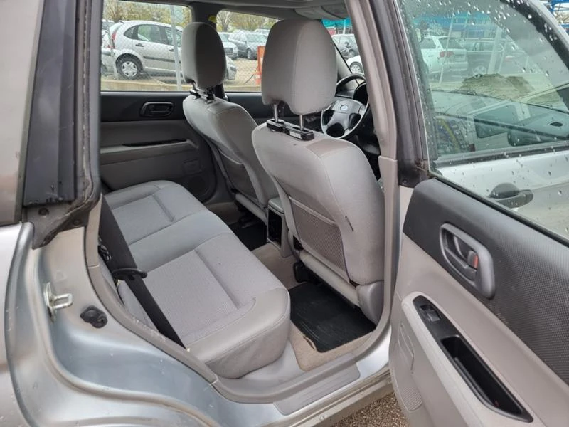 Subaru Forester 2.0I , снимка 14 - Автомобили и джипове - 35558819