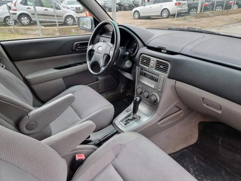 Subaru Forester 2.0I , снимка 16 - Автомобили и джипове - 35558819