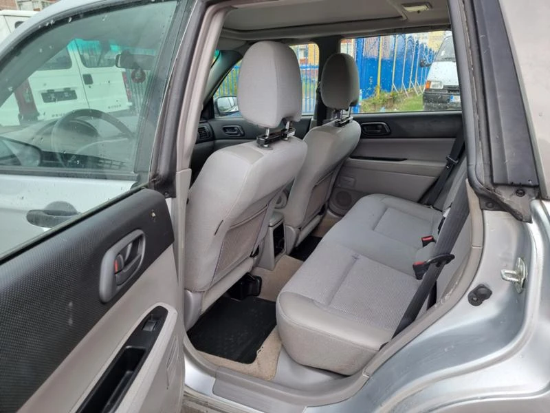 Subaru Forester 2.0I , снимка 11 - Автомобили и джипове - 35558819