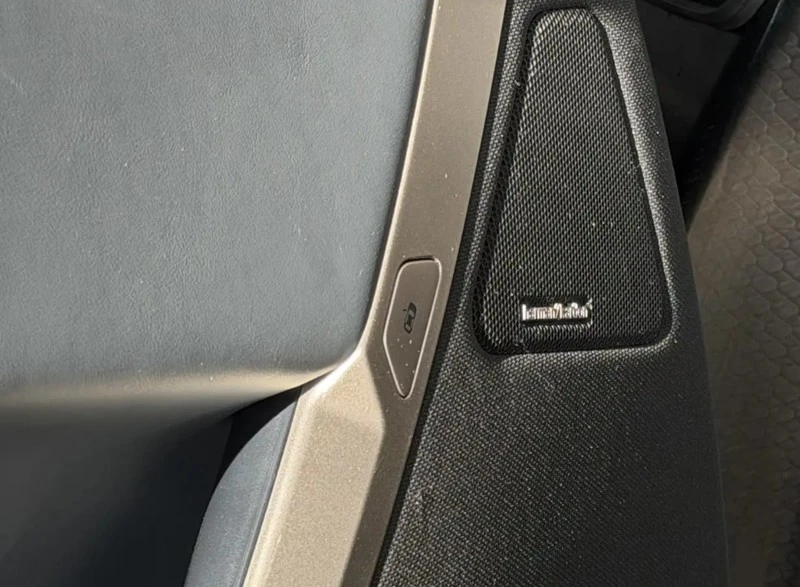 BMW iX 40 xDrive , снимка 14 - Автомобили и джипове - 53724987