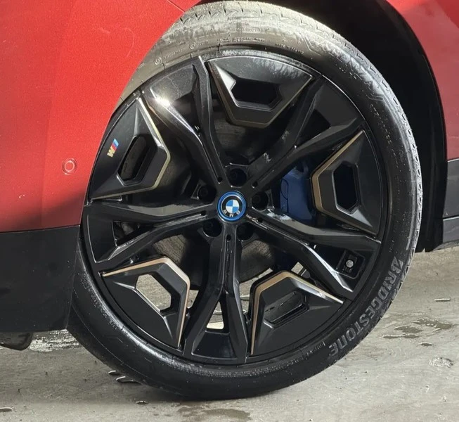 BMW iX 40 xDrive , снимка 8 - Автомобили и джипове - 53724987