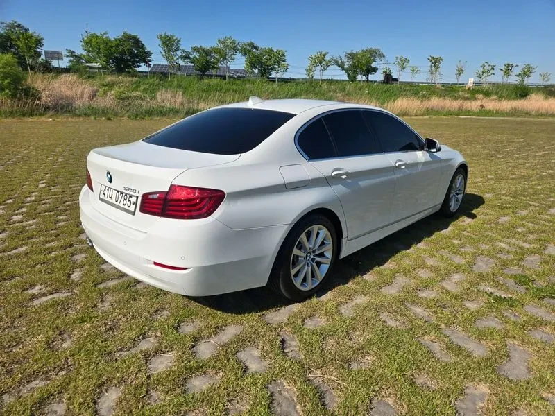 BMW 528 i, снимка 6 - Автомобили и джипове - 55146010