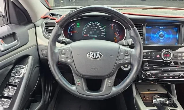 Kia K7 700H Hybrid Luxury * Обдухване * Камера * Keyless , снимка 6 - Автомобили и джипове - 55875855