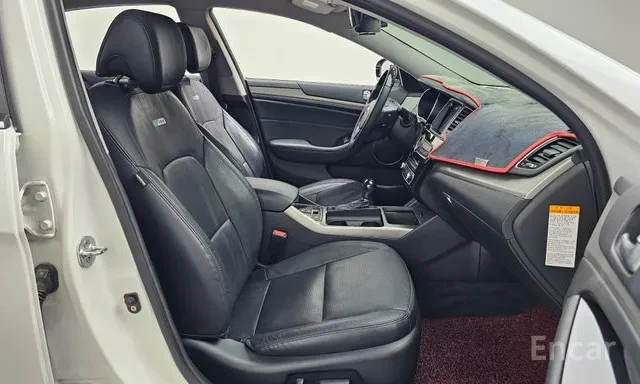 Kia K7 700H Hybrid Luxury * Обдухване * Камера * Keyless , снимка 12 - Автомобили и джипове - 55875855